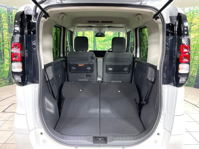普段のお買い物や通勤、送迎等に十分な荷室スペースを確保しております。セカンドシートを倒すと、大きな荷物の積載も可能です♪