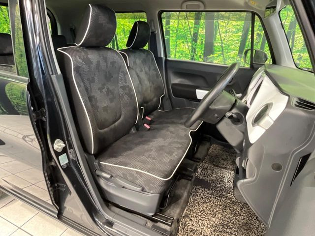 運転席シート廻りは使用感も少なく、良好な状態となっています。丁寧に使われていたことがよくわかりますね。