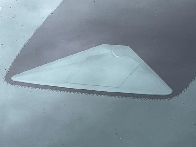 【ホンダセンシング】走行中に前方の車両等を認識し、衝突しそうな時は警報とブレーキで衝突回避と被害軽減をアシスト。より安全にドライブをお楽しみいただけます。