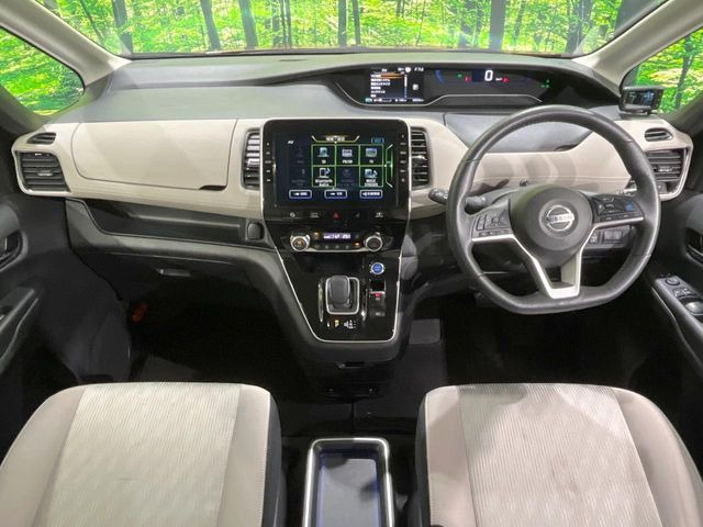 セレナ1.2 e-POWER ハイウェイスターV