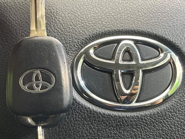 【キーレス】少し離れた場所からでもボタン一つでドアの開錠・施錠ができるのでとっても便利!ドアの鍵穴周りに傷をつけることもありません♪