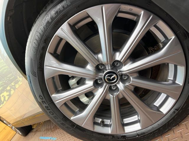 �y����20�C���`�A���~�z�C�[���z�O�ςɃ}�b�`���������A���~�z�C�[���𑕒����Ă���܂��B�e��ЊO�A���~�z�C�[����A�X�^�b�h���X�^�C�����戵�����Ă���܂��B���񂲑��k����������