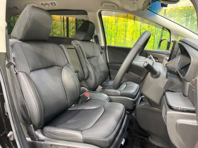 運転席シート廻りは使用感も少なく、良好な状態となっています。丁寧に使われていたことがよくわかりますね。