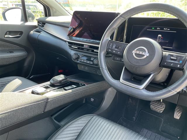 ノートオーラ1.2 G FOUR レザーエディション 4WD