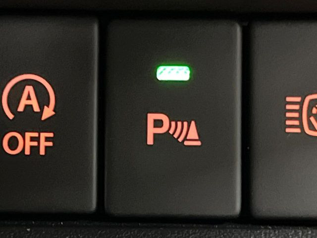 【コーナーセンサー】バンパーに付いたセンサーが障害物を検知!一定の距離に近づくとアラートで教えてくれます♪狭い駐車スペースや車庫入れ時も安心ですね☆