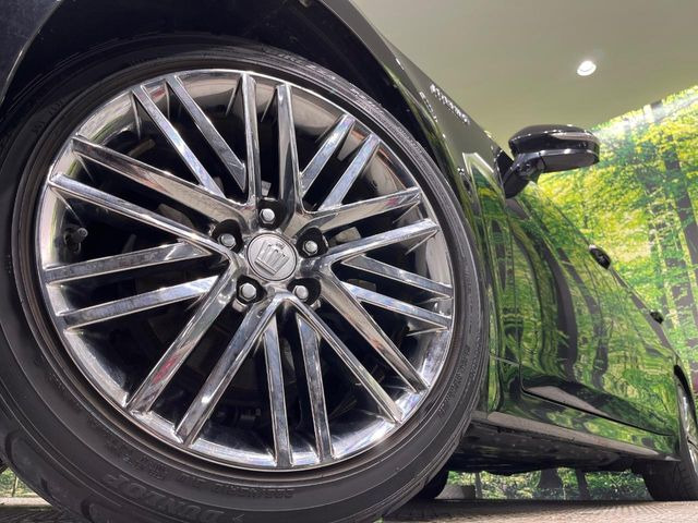 �y�����I�v�V����18�C���`�A���~�z�C�[���z�����I�v�V�����z�C�[���𑕒��B���s���\�̌���ɉ����A�O�ς����X�^�C���b�V���ɂȂ��Ă��܂��B