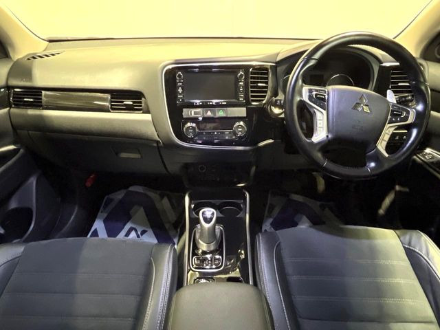 アウトランダーPHEV2.0 G ナビパッケージ 4WD