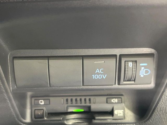 【アクセサリーコンセント】キャンプやスポーツ、アウトドアでのアクティビティはもちろん、災害・停電の際に助けにもなるAC100Vコンセントを装備♪ケータイやタブレット、ゲーム機器の充電にも♪
