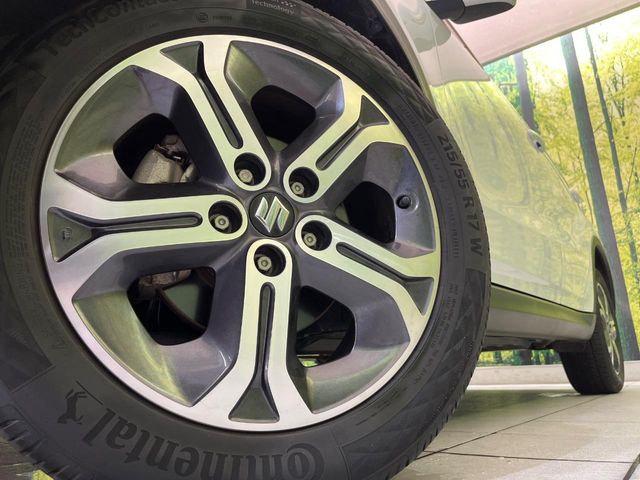 �y����17�C���`�A���~�z�C�[���z�O�ςɃ}�b�`���������A���~�z�C�[���𑕒����Ă���܂��B�e��ЊO�A���~�z�C�[����A�X�^�b�h���X�^�C�����戵�����Ă���܂��B���񂲑��k����������