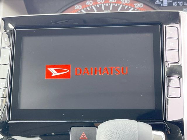 【純正ナビ】人気の純正ナビを装備。オーディオ機能も充実しており、Bluetooth接続すればお持ちのスマホやMP3プレイヤーの音楽を再生可能!毎日の運転がさらに楽しくなります!!