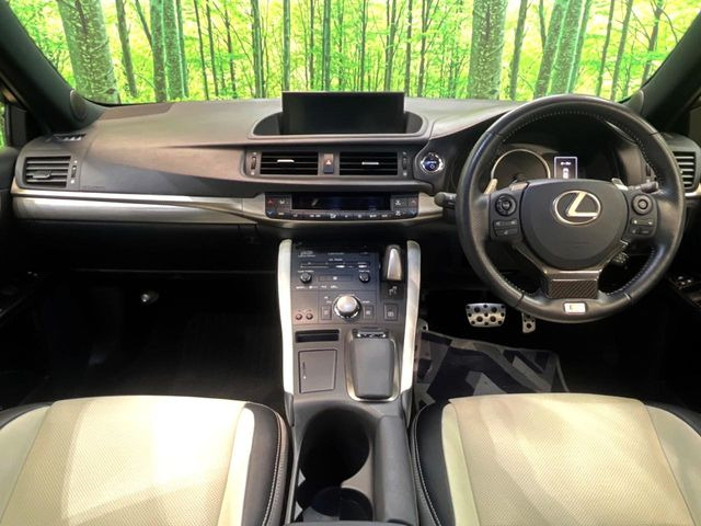 CT200h Fスポーツ