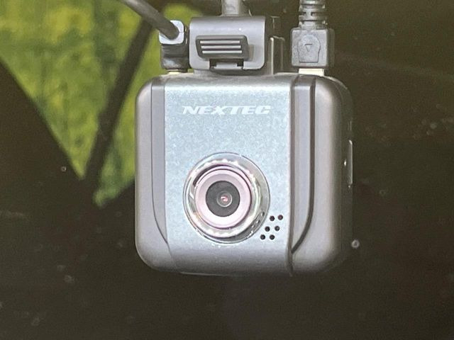 【ドライブレコーダー】ドライブレコーダー装備!走行中はもちろん、あおり運転や事故に遭遇した際、映像で記録し、万一のリスクに備えます。※記録用SDカードはお客様ご自身でご準備いただく必要があります。