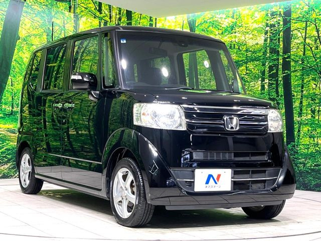 高透明度のガラス皮膜で撥水はもちろん、上質なツヤ・光沢を実現。紫外線や酸性雨から大切な愛車を保護し、色あせ・劣化を防止。「弾スプラッシュコート」、「弾プリミッサコート」からお選びいただけます。