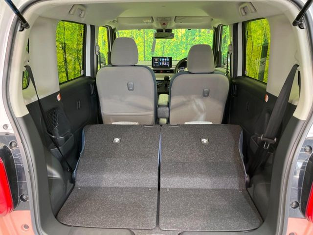 普段のお買い物や通勤、送迎等に十分な荷室スペースを確保しております。セカンドシートを倒すと、大きな荷物の積載も可能です♪