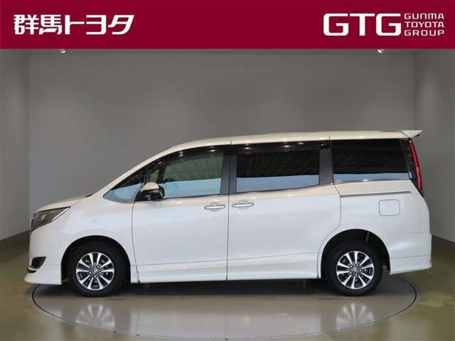 エスクァイア2.0 Gi プレミアムパッケージ ブラックテイラード 4WD