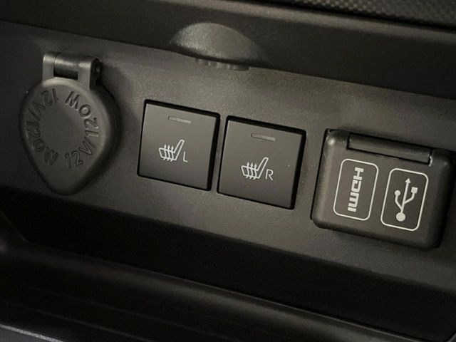 【シートヒーター】寒い日に重宝するシートヒーター!エアコンより早く温まってくれるので寒がりの人も安心ですね♪エアコンの温風は乾燥するから苦手、という方にもをおすすめです。