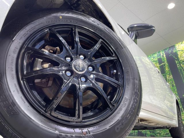 �y15�C���`�A���~�z�C�[���z�O�ςɃ}�b�`�����A���~�z�C�[���𑕒����Ă���܂��B�e��A���~�z�C�[����A�X�^�b�h���X�^�C�����戵�����Ă���܂��B���񂲑��k����������