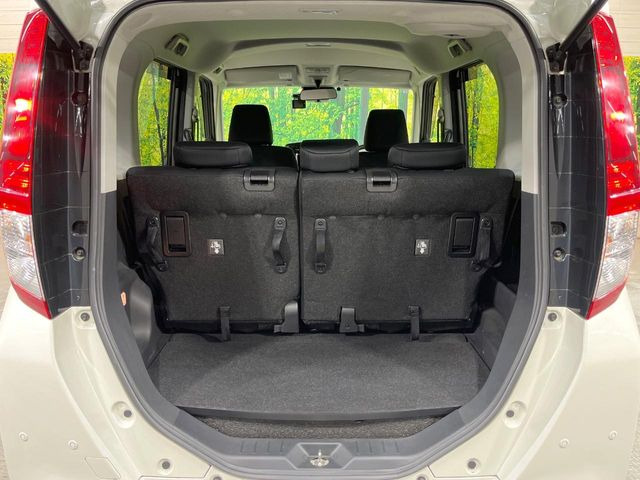 普段のお買い物や通勤、送迎等に十分な荷室スペースを確保しております。セカンドシートを倒すと、大きな荷物の積載も可能です♪