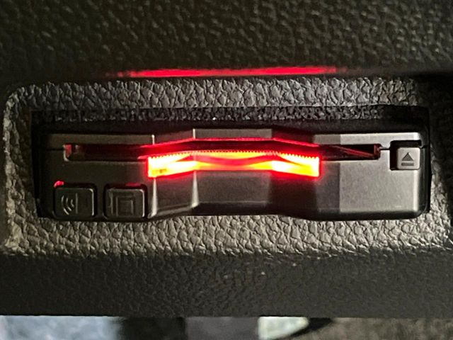 【ETC】高速道路の料金所をストレスなく通過!話題のスポットやサービスエリアに多い「スマートIC」利用時は必須のアイテムです。当店でセットアップを実施、ご納車当日からすぐにご利用いただけます!