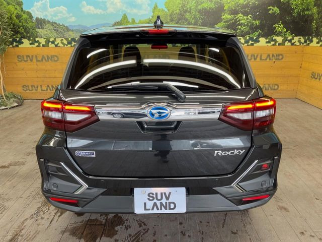 安心の最長10年・走行無制限保証(有償)をご用意。保証内容も充実はもちろん、無料点検&オイル交換や、年中無休の全国・24時間ロードサービスも付帯されておりますのでご安心下さい。