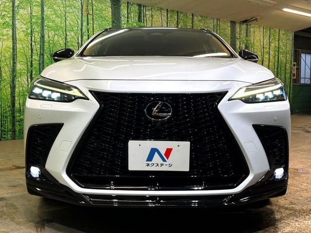 弊社では、全車『修復歴なし』のお車のみ取り扱っております。専任バイヤーによる厳選した仕入れの後、入庫後の車両チェックを行い、ネクステージが認定した高品質な中古車をご提供しております。
