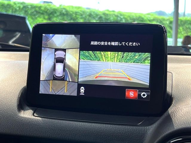 【360&deg;ビューモニター】専用のカメラにより、上から見下ろしたような視点で360度クルマの周囲を確認することができます☆死角部分も確認しやすく、狭い場所での切り返しや駐車もスムーズに行えます。