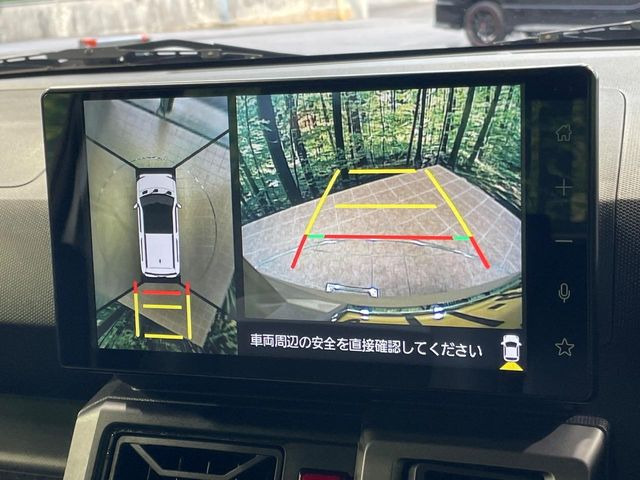 【パノラマモニター】専用のカメラにより、上から見下ろしたような視点で360度クルマの周囲を確認することができます☆死角部分も確認しやすく、狭い場所での切り返しや駐車もスムーズに行えます。