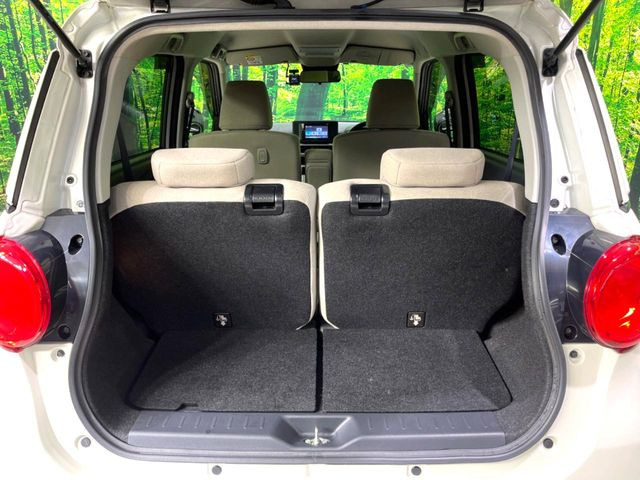 普段のお買い物や通勤、送迎等に十分な荷室スペースを確保しております。セカンドシートを倒すと、大きな荷物の積載も可能です♪