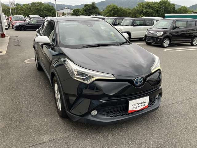 C-HRハイブリッド 1.8 S LED エディション