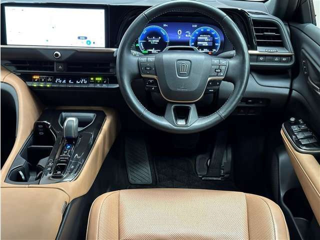 クラウンスポーツ2.5 Z E-Four 4WD