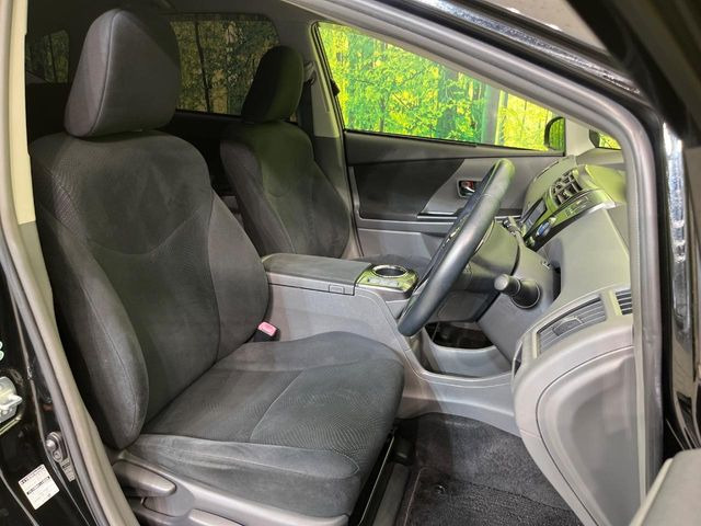 運転席シート廻りは使用感も少なく、良好な状態となっています。丁寧に使われていたことがよくわかりますね。