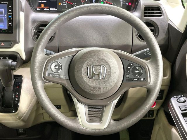 【ステアリングスイッチ】運転中、前方から目線をそらすことなく、オーディオ等の操作が可能な便利機能!安心&快適なドライブを演出してくれます♪