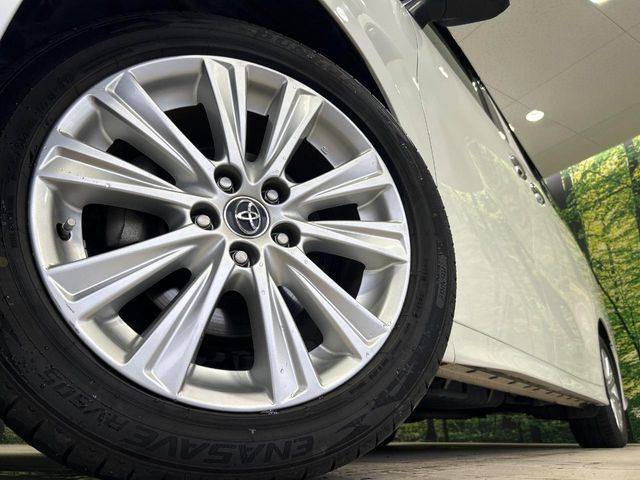 �y����18�C���`�A���~�z�C�[���z�O�ςɃ}�b�`���������A���~�z�C�[���𑕒����Ă���܂��B�e��ЊO�A���~�z�C�[����A�X�^�b�h���X�^�C�����戵�����Ă���܂��B���񂲑��k����������