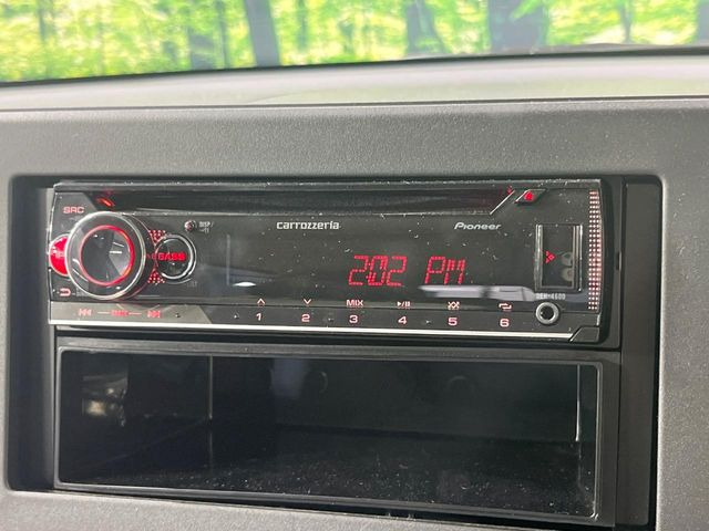 お好きな音楽を車内でお楽しみいただけます♪スピーカー交換・ウーハー追加などの音質向上や、最新ナビ・後席モニター等の取り付けも是非ご相談ください!