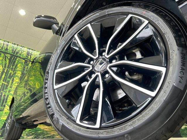 【純正16インチアルミホイール】外観にマッチした純正アルミホイールを装着しております。各種社外アルミホイールや、スタッドレスタイヤも取扱いしております。是非ご相談ください♪