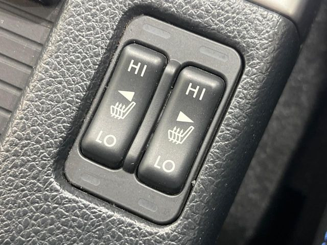【シートヒーター】寒い日に重宝するシートヒーター!エアコンより早く温まってくれるので寒がりの人も安心ですね♪エアコンの温風は乾燥するから苦手、という方にもをおすすめです。