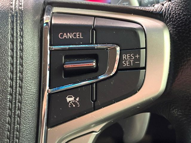 【レーダークルーズコントロール】高速道路での長距離走行が楽に!!自動で速度を保つクルーズコントロールが、衝突軽減システムと連携し、前方の車両を感知して車間を保つように速度調節してくれます!!