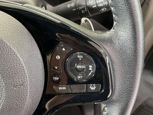 【アダプティブクルーズコントロール】高速道路での長距離走行が楽に!!自動で速度を保つクルーズコントロールが、衝突軽減システムと連携し、前方の車両を感知して車間を保つように速度調節してくれます!!