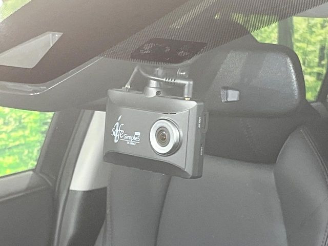 【ドライブレコーダー】ドライブレコーダー装備!走行中はもちろん、あおり運転や事故に遭遇した際、映像で記録し、万一のリスクに備えます。※記録用SDカードはお客様ご自身でご準備いただく必要があります。