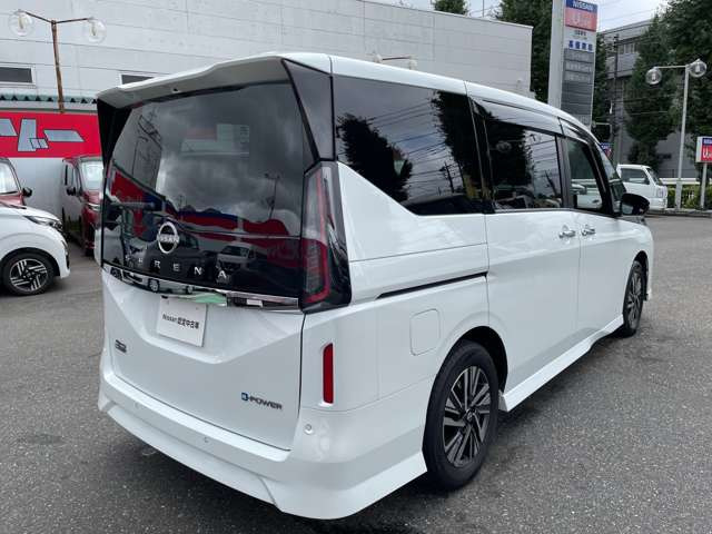 セレナ1.4 e-POWER ハイウェイスターV