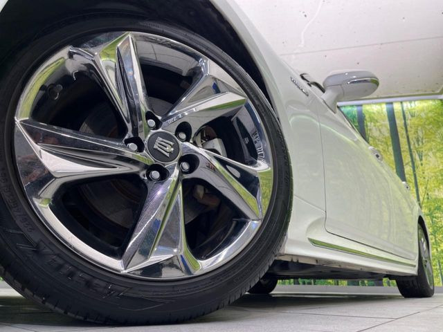 �y����18�C���`�A���~�z�C�[���z�O�ςɃ}�b�`���������A���~�z�C�[���𑕒����Ă���܂��B�e��ЊO�A���~�z�C�[����A�X�^�b�h���X�^�C�����戵�����Ă���܂��B���񂲑��k����������