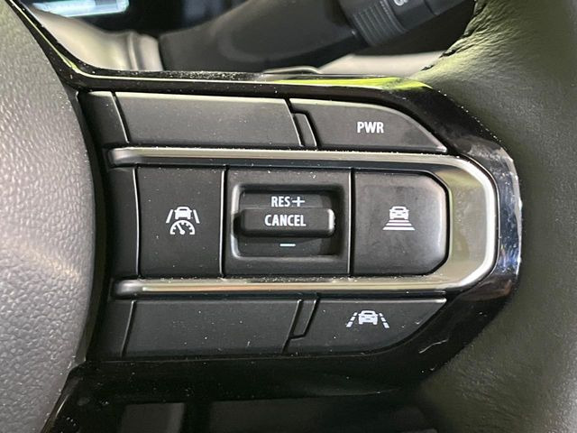 【アダプティブクルーズコントロール】高速道路での長距離走行が楽に!!自動で速度を保つクルーズコントロールが、衝突軽減システムと連携し、前方の車両を感知して車間を保つように速度調節してくれます!!