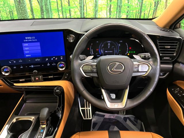 【ステアリングスイッチ】運転中、前方から目線をそらすことなく、オーディオ等の操作が可能な便利機能!安心&快適なドライブを演出してくれます♪