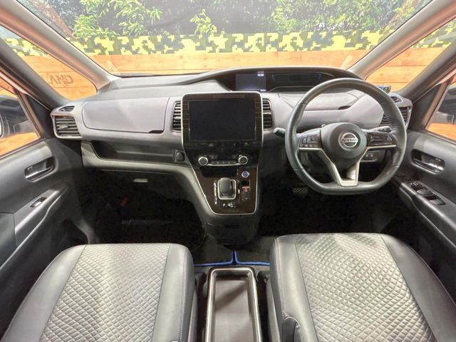 セレナ1.2 e-POWER ハイウェイスターV