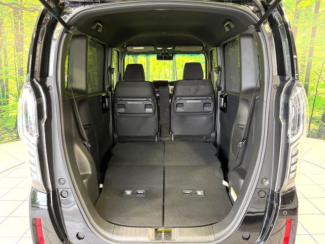 普段のお買い物や通勤、送迎等に十分な荷室スペースを確保しております。セカンドシートを倒すと、大きな荷物の積載も可能です♪