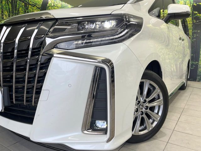 【シーケンシャルターンランプ付きLEDヘッドライト】人気の『流れるウィンカー』付きのLEDヘッドライトを装備♪高級感はもちろん、点灯時は存在感たっぷりで他車からも認識されやすく安心です。