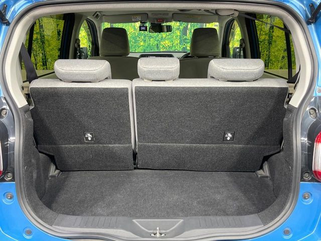 普段のお買い物や通勤、送迎等に十分な荷室スペースを確保しております。セカンドシートを倒すと、大きな荷物の積載も可能です♪