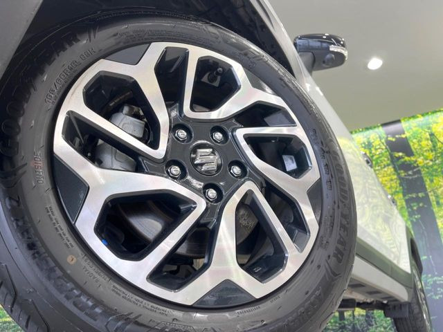 �y����16�C���`�A���~�z�C�[���z�O�ςɃ}�b�`���������A���~�z�C�[���𑕒����Ă���܂��B�e��ЊO�A���~�z�C�[����A�X�^�b�h���X�^�C�����戵�����Ă���܂��B���񂲑��k����������