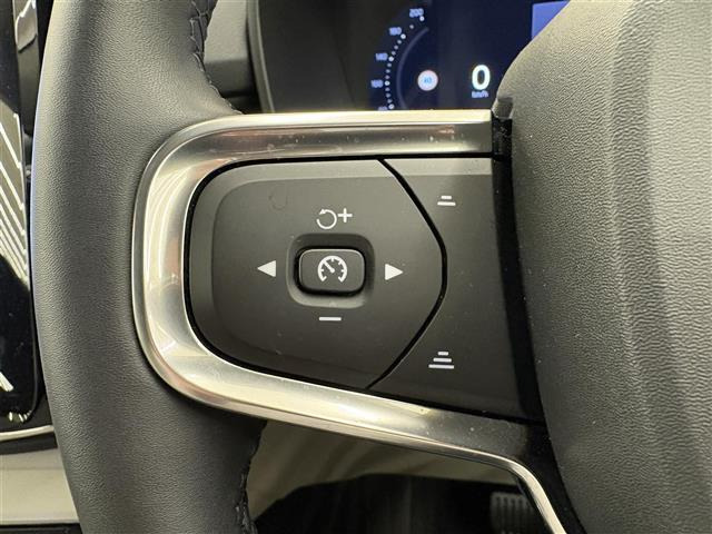 XC40ウルトラ B4 AWD 4WD