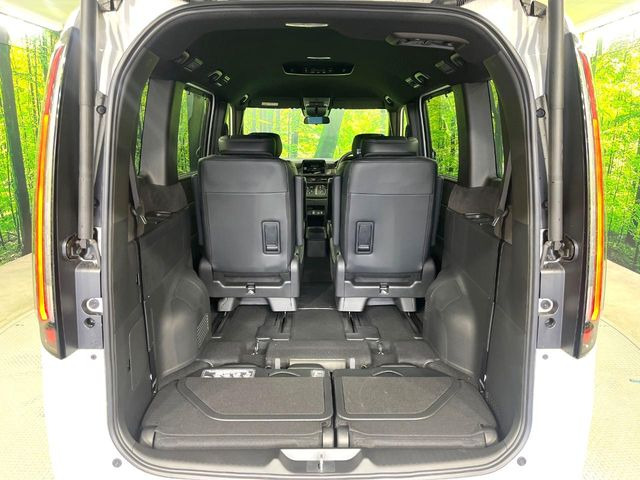 ドライバーによって運転しやすいポジションは異なり、あの車はどうなのか不安なこともありますよね。気になるお車は店頭で乗り込んでご確認いただけます♪